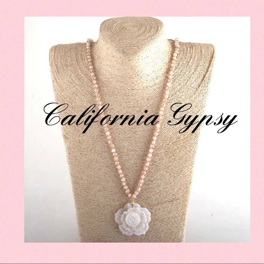 Mother Of Pearl Rose Pendant Quartz ๐RESTOCKED ๐ - Picture 1 of 4